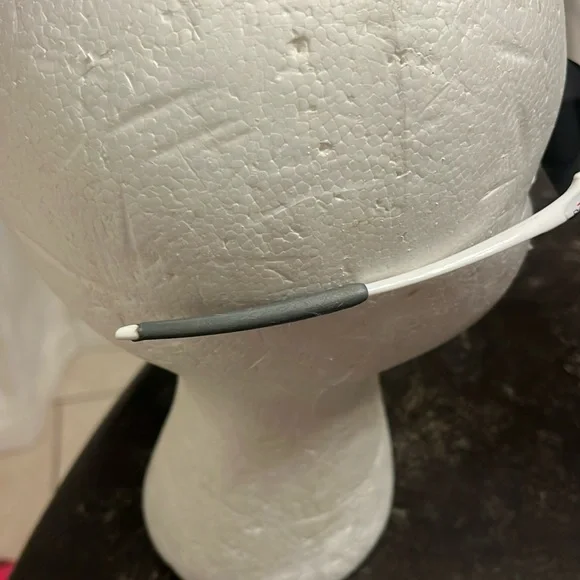 EUC authentic Revo Overhang white & gray polarized sunglasses unisex - Picture 4 of 7